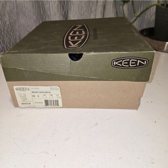 Keen Girls Wapato WP Winter Boots Dark Gray Aqua Size US 9  Waterproof Snow New - Picture 11 of 13
